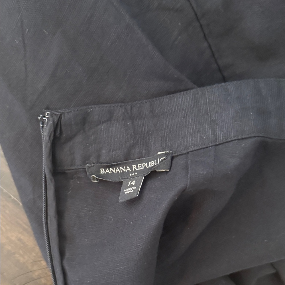 Banana Republic Black and Beige Skirt and Top - Picture 7 of 7